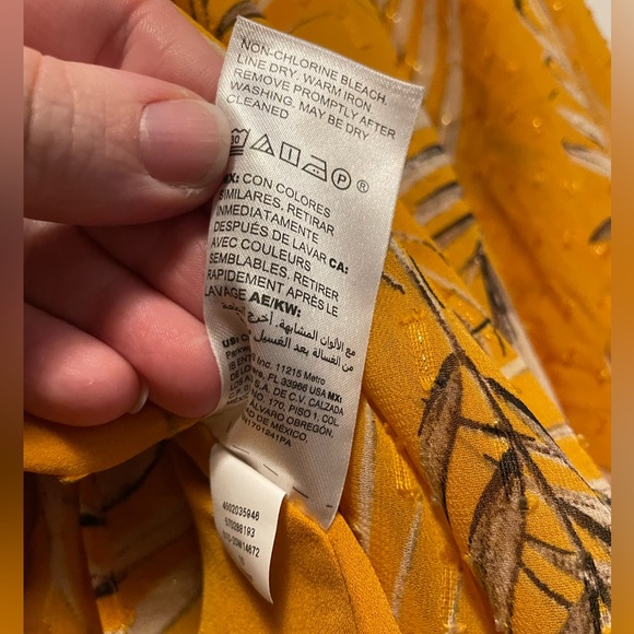 White House Black Market Women’s Yellow Flowy Shirt Size XL - Picture 4 of 12